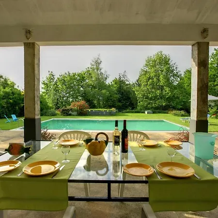 Sleeps 4 *