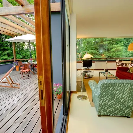 Villa Sleeps 4 *